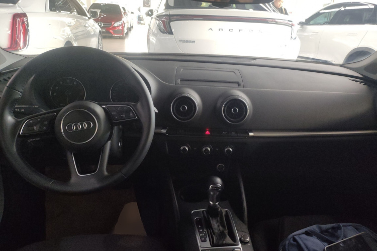 奥迪A3 2020款 改款 Limousine 35 TFSI 进取型 国VI中控内饰7002