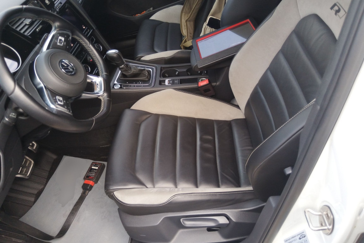 大众 高尔夫 2019款 280TSI DSG R-Line型 国V中控内饰19