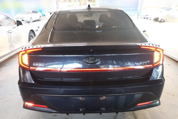 现代 索纳塔 2020款 270TGDi DCT GLS精英版车身外观6