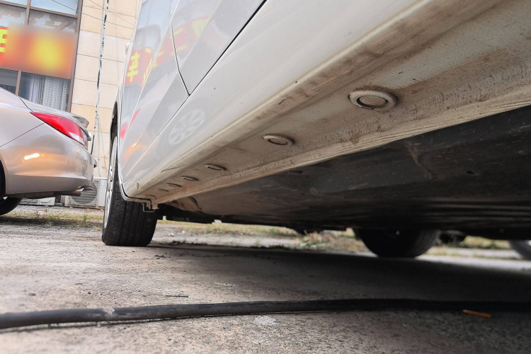 本田 飞度 2021款 1.5L CVT潮启版机舱底盘30