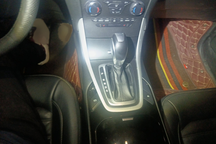 福特 锐界 2018款 EcoBoost 245 两驱铂锐型 5座局部细节18