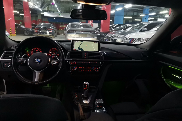 宝马3系GT 2018款 320i 时尚型中控内饰7002