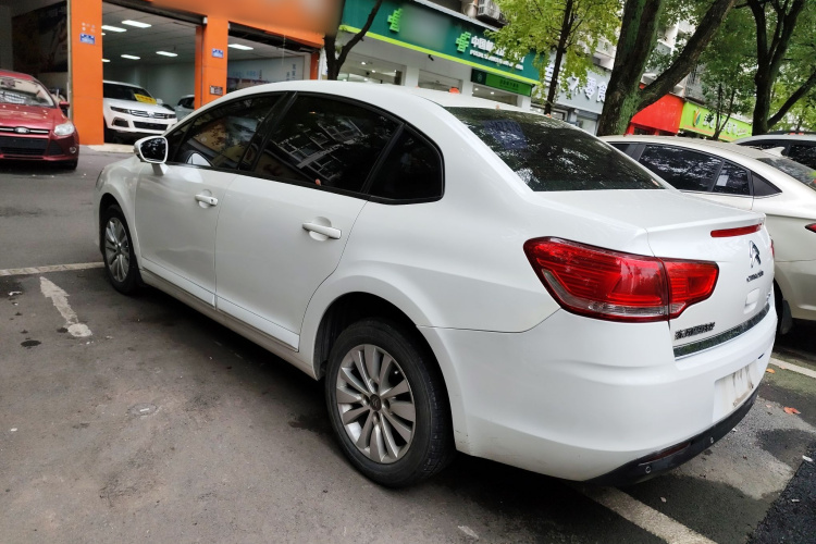 雪铁龙 世嘉 2014款 VTS版 1.6L 自动品尚型车身外观4