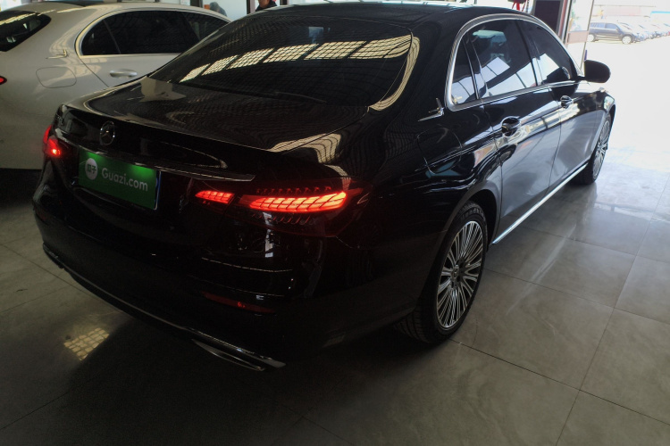 奔驰E级 2023款 改款 E 260 L车身外观6005