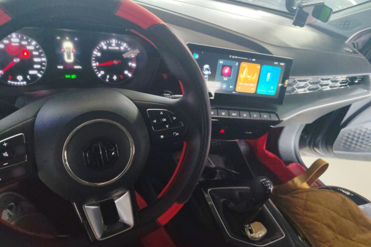 名爵 MG5 2021款 180DVVT 手动青春豪华版中控内饰12
