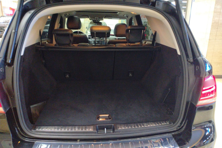 奔驰GLE 2018款 GLE 320 4MATIC 动感型臻藏版机舱底盘23