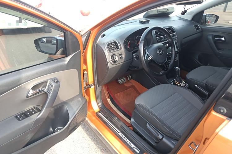 大众 2016款 1.6L Cross Polo 自动中控内饰20