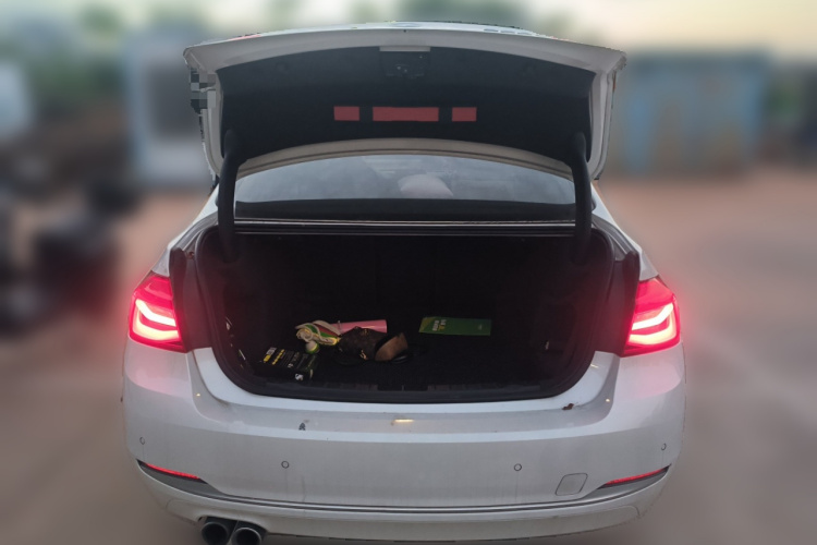 宝马3系 2018款 320Li 时尚型中控内饰23