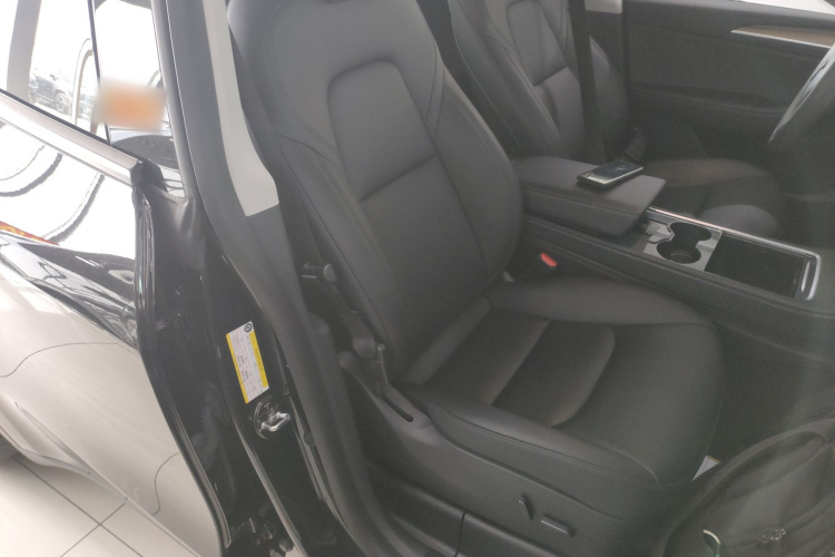 特斯拉 Model Y 2021款 标准续航后驱版局部细节41