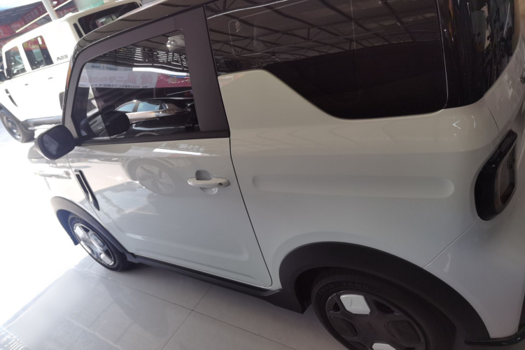 吉利银河 2025款 210km 熊猫卡丁车身外观6003