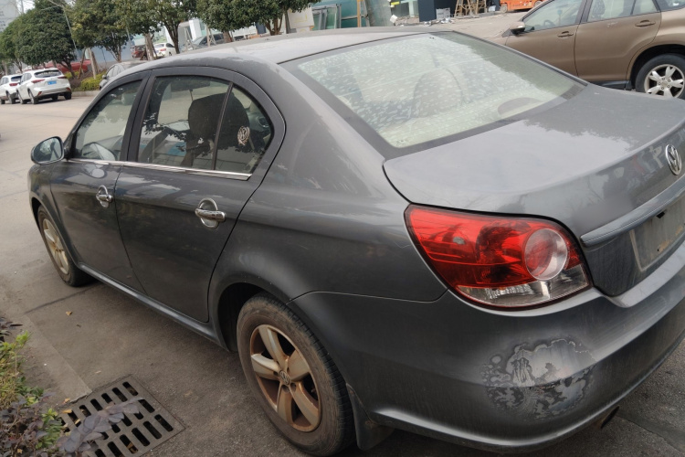 大众 朗逸 2011款 1.6L 手动品悠版车身外观4