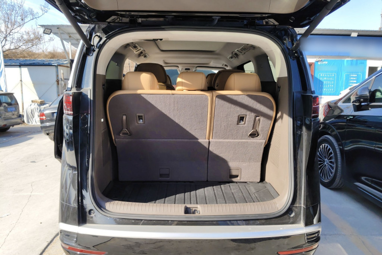 腾势D9 2022款 EV 600 四驱旗舰型机舱底盘23