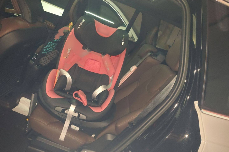 沃尔沃XC90 2023款 B6 智逸豪华版 7座中控内饰7004