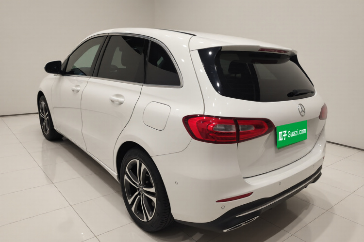 奔驰B级 2020款 B 180车身外观5