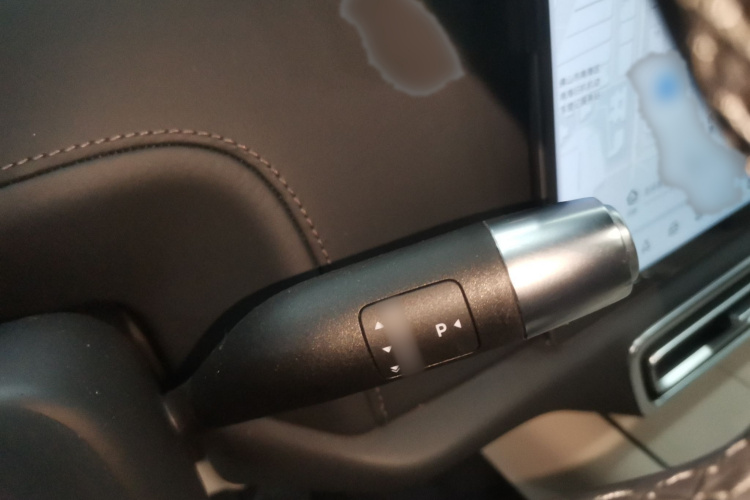 理想汽车 理想L9 2022款 Max局部细节18