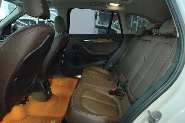 宝马X1 2018款 xDrive20Li 尊享型中控内饰21