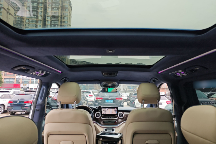 奔驰V级 2021款 V 260 领航版中控内饰22