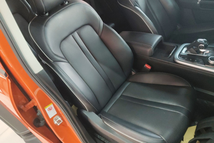 坦克300 2021款 越野版 2.0T 征服者局部细节41