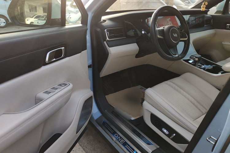 理想汽车 理想ONE 2020款 增程6座版中控内饰20