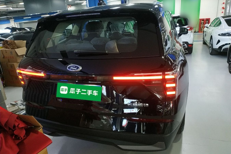 福特 2025款 锐界L 2.0T EcoBoost 两驱七座豪华型车身外观6