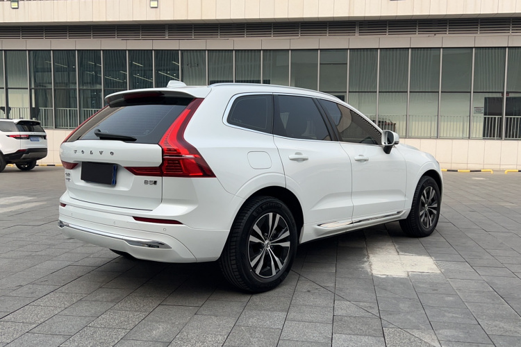 沃尔沃XC60 2023款 B5 四驱智逸豪华版车身外观6004