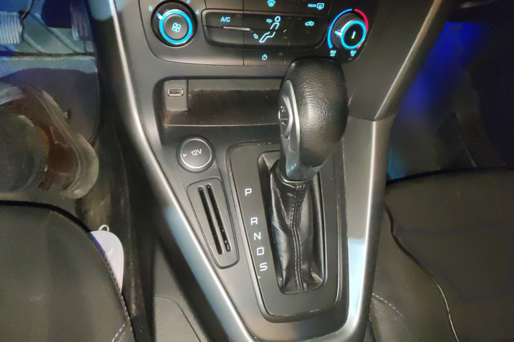 福特 福克斯 2018款 两厢经典 1.6L 自动舒适型智行版局部细节18