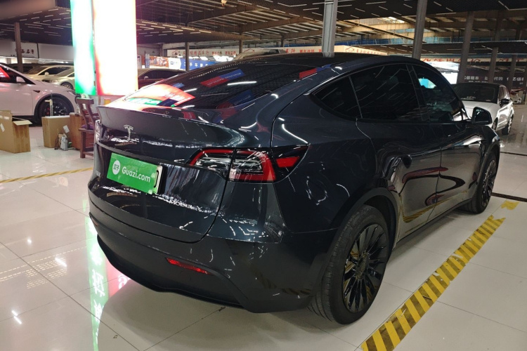 特斯拉 Model Y 2024款 后轮驱动版车身外观6005