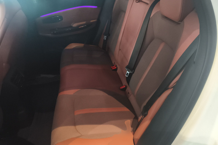 蔚来EC6 2020款 430KM 运动版中控内饰21