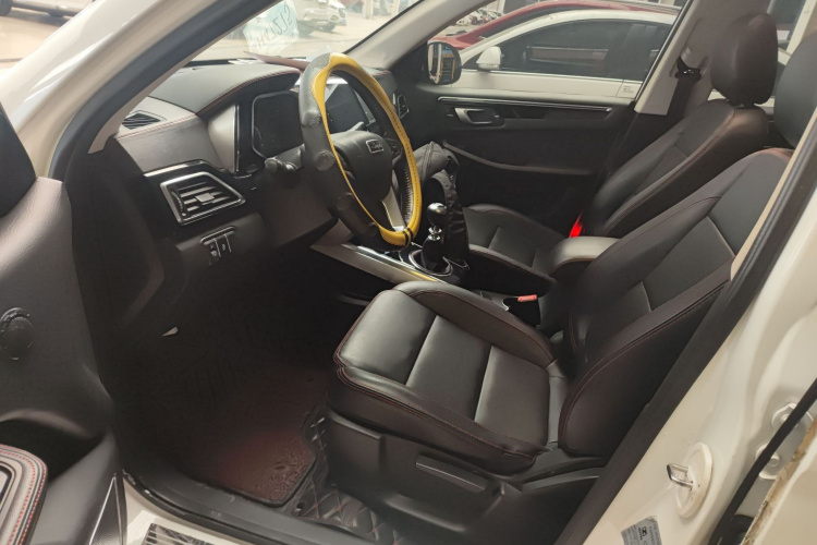 众泰 大迈X5 2015款 1.5T 手动尊贵型 国IV中控内饰20