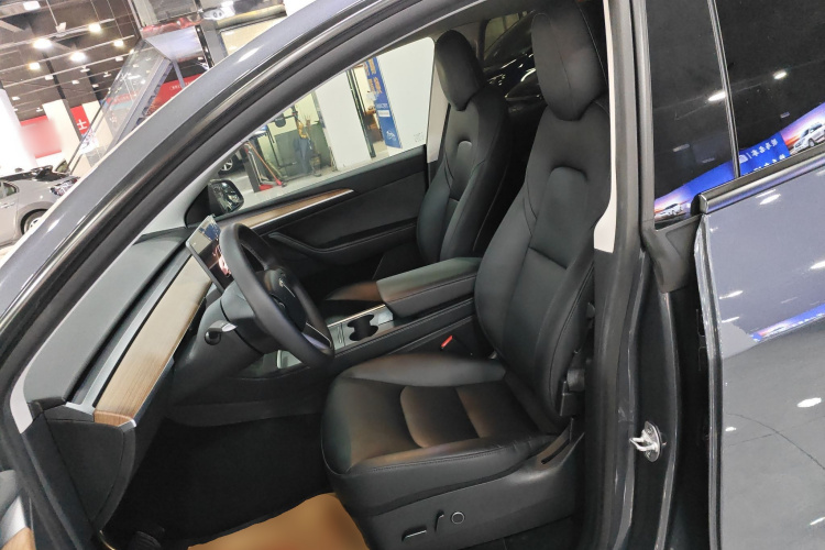 特斯拉 Model Y 2022款 长续航全轮驱动版局部细节19