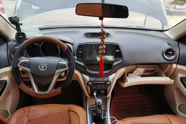 长安 逸动 2015款 1.6L 手动豪华型 国V中控内饰12