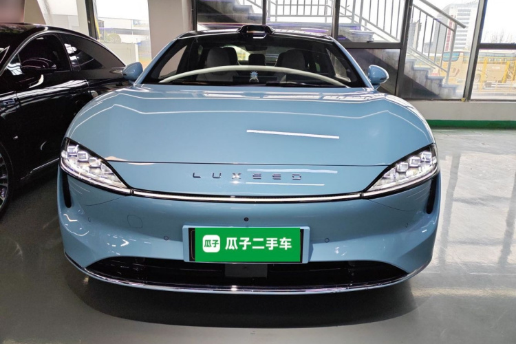 鸿蒙智行 智界S7 2025款 855km Max车身外观2