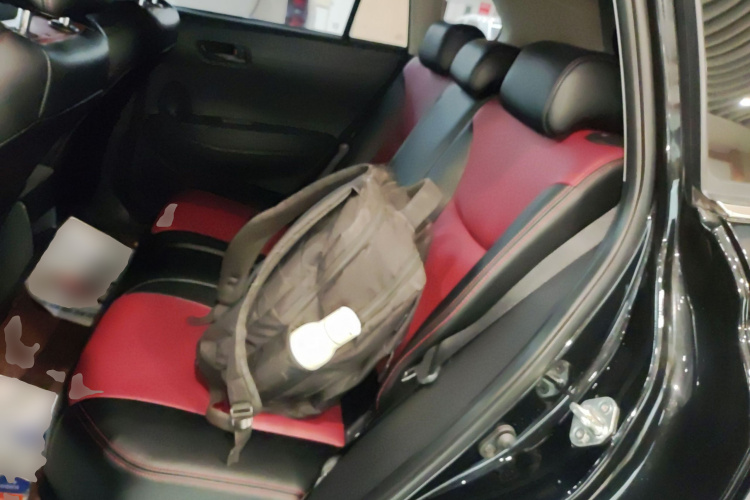 丰田 卡罗拉锐放 2023款 2.0L 先锋版中控内饰7004