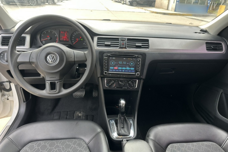 大众 桑塔纳 2015款 1.6L 自动舒适版中控内饰7003