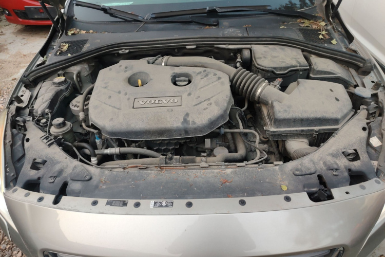 沃尔沃S60(进口) 2011款 2.0T 舒适版机舱底盘24