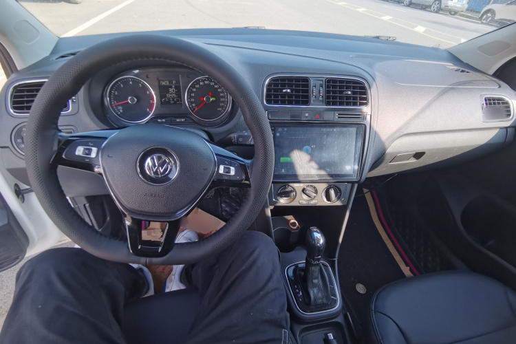 大众 Polo 2016款 1.6L 自动舒适型中控内饰7002