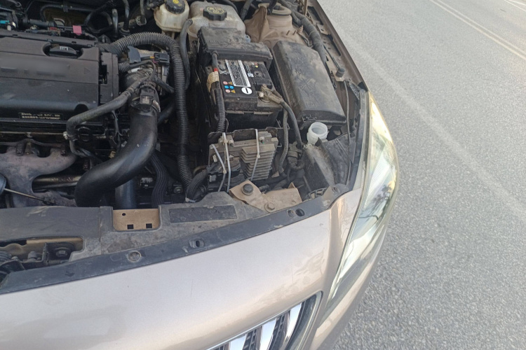 别克 君威 2013款 1.6T 自动精英运动版局部细节9006