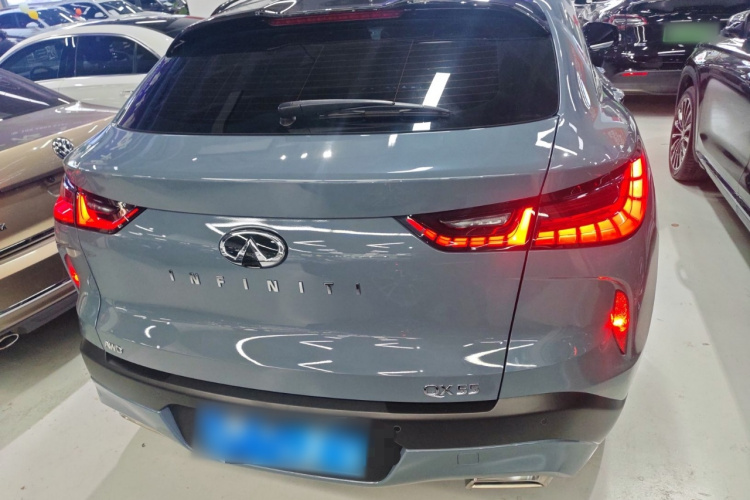 英菲尼迪QX55 2022款 2.0T 四驱耀享版车身外观6