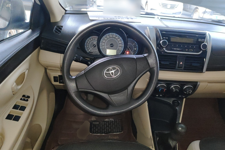 丰田 威驰 2014款 1.3L 手动型尚版中控内饰13