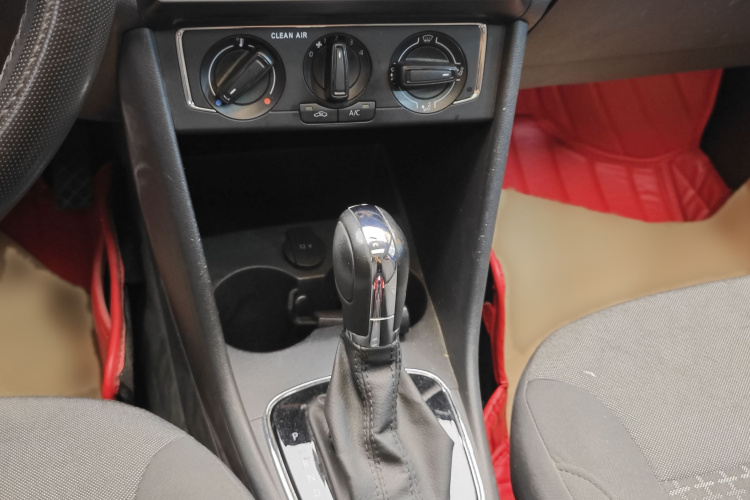 大众 Polo 2018款 1.5L 自动安享型中控内饰7011