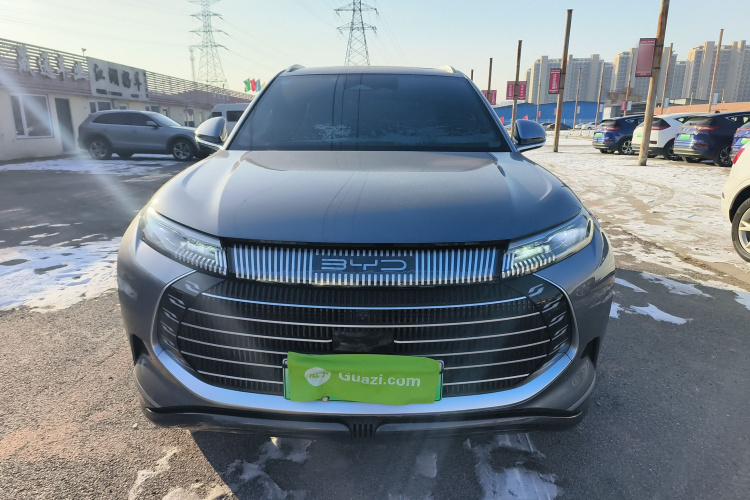 比亚迪 护卫舰07 2023款 DM-i 100KM 尊贵型车身外观2