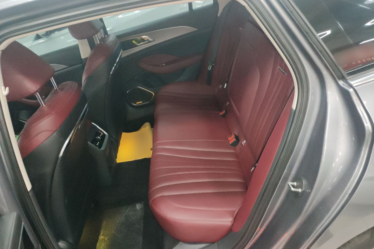 红旗H5 2023款 2.0T 自动智联旗享版中控内饰21