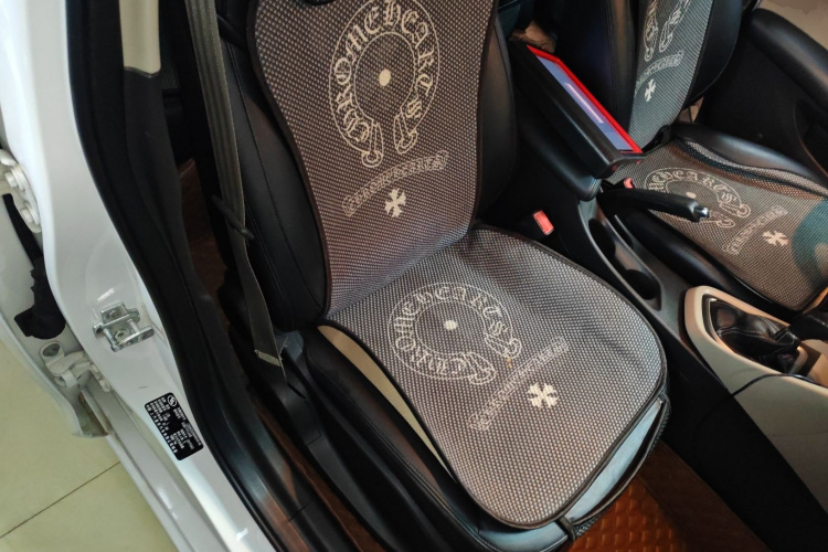 别克 英朗 2017款 15N 自动进取型局部细节41