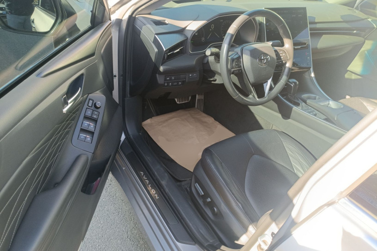 丰田 亚洲龙 2022款 双擎 2.5L XLE尊贵版中控内饰20