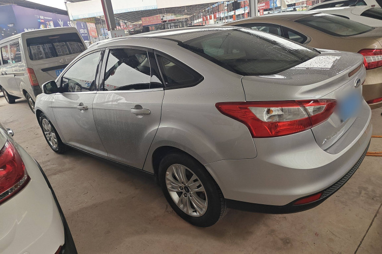 福特 福克斯 2012款 三厢 1.6L 手动舒适型车身外观6003