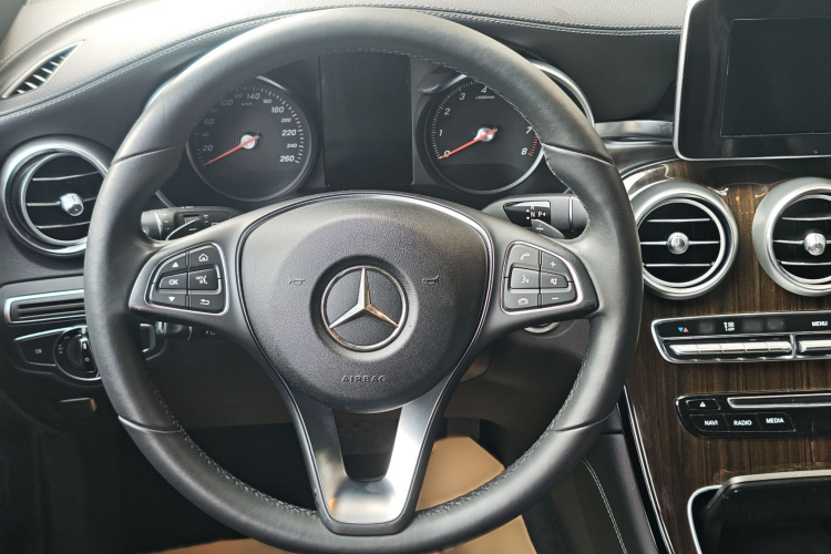 奔驰GLC 2016款 GLC 260 4MATIC 动感型中控内饰7005