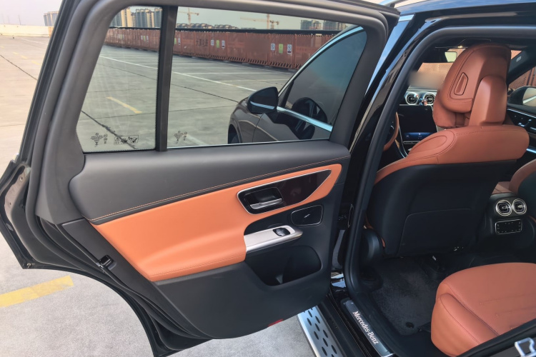 奔驰GLC 2025款 GLC 300 L 4MATIC 动感型 5座中控内饰7004