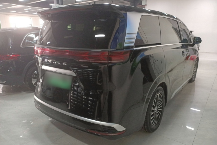 腾势D9 2022款 EV 600 四驱旗舰型车身外观7