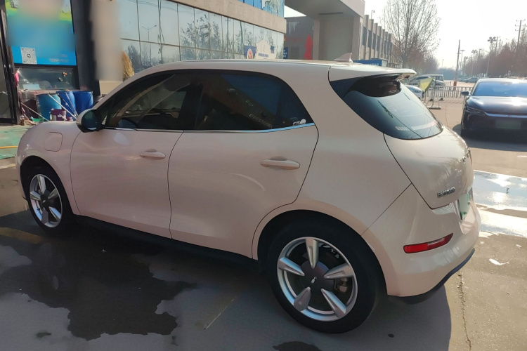 欧拉好猫 2022款 400km标准续航 豪华型 三元锂车身外观4