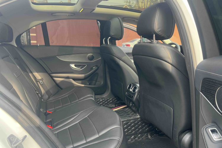 奔驰C级 2021款 C 260 L 运动版中控内饰7003